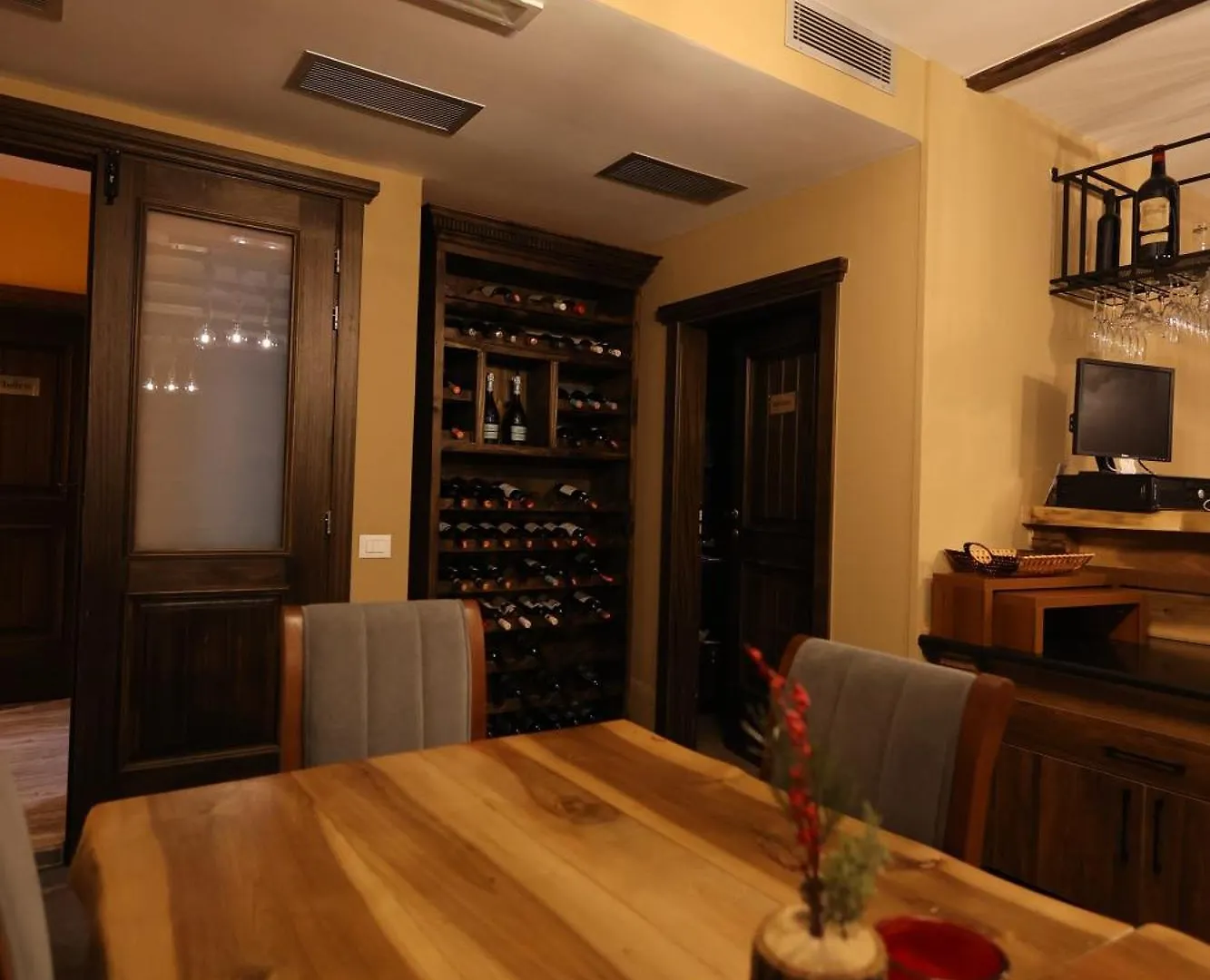 *** Otel Vila Strugu Voskopojë Arnavutluk