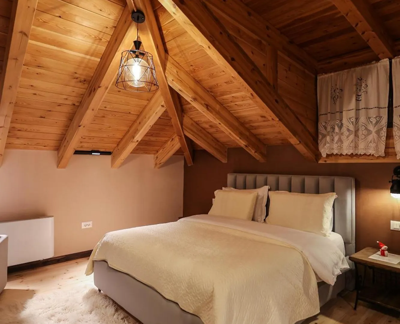 Vila Strugu Voskopojë Otel