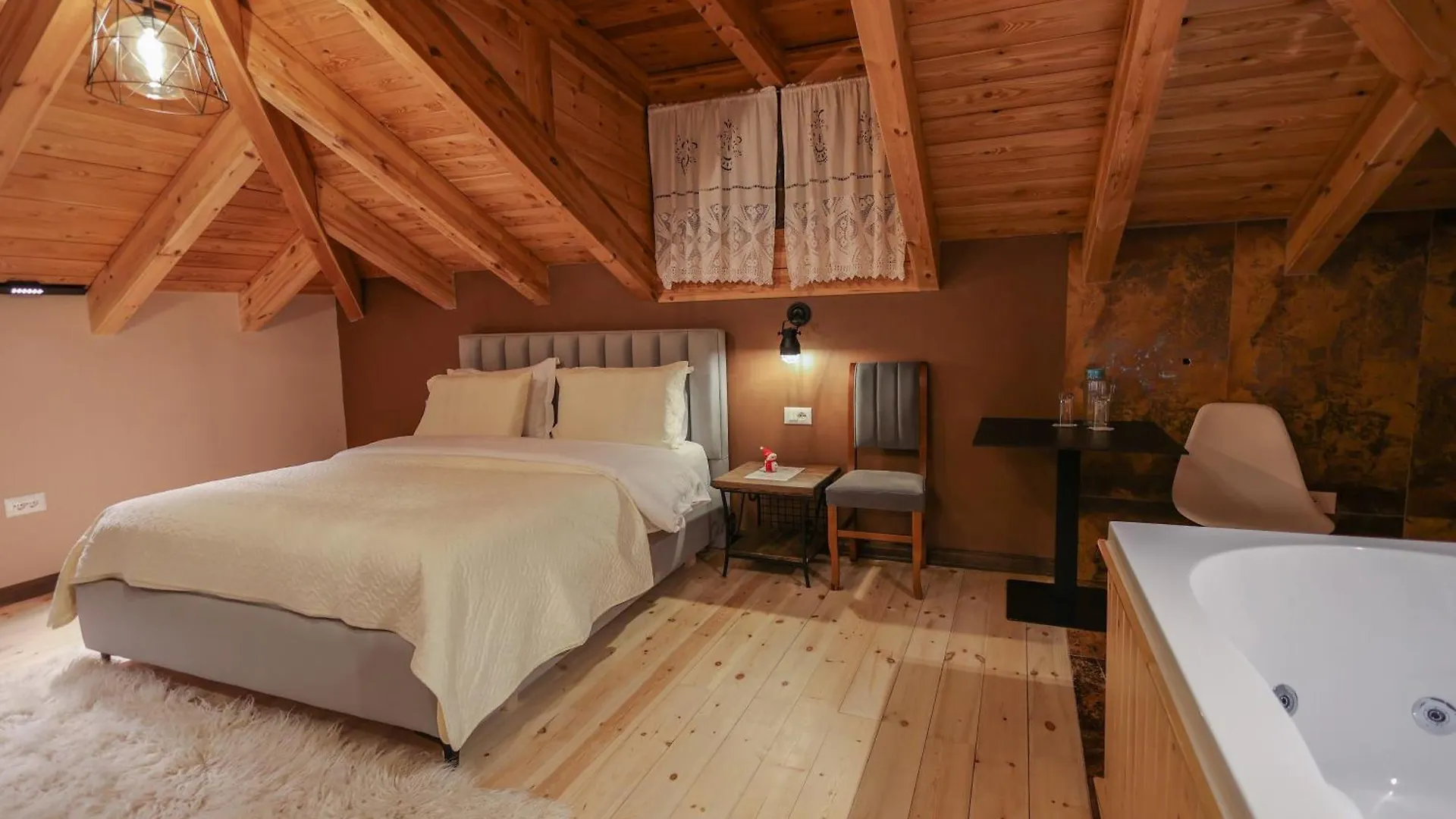 *** Otel Vila Strugu Voskopojë Arnavutluk